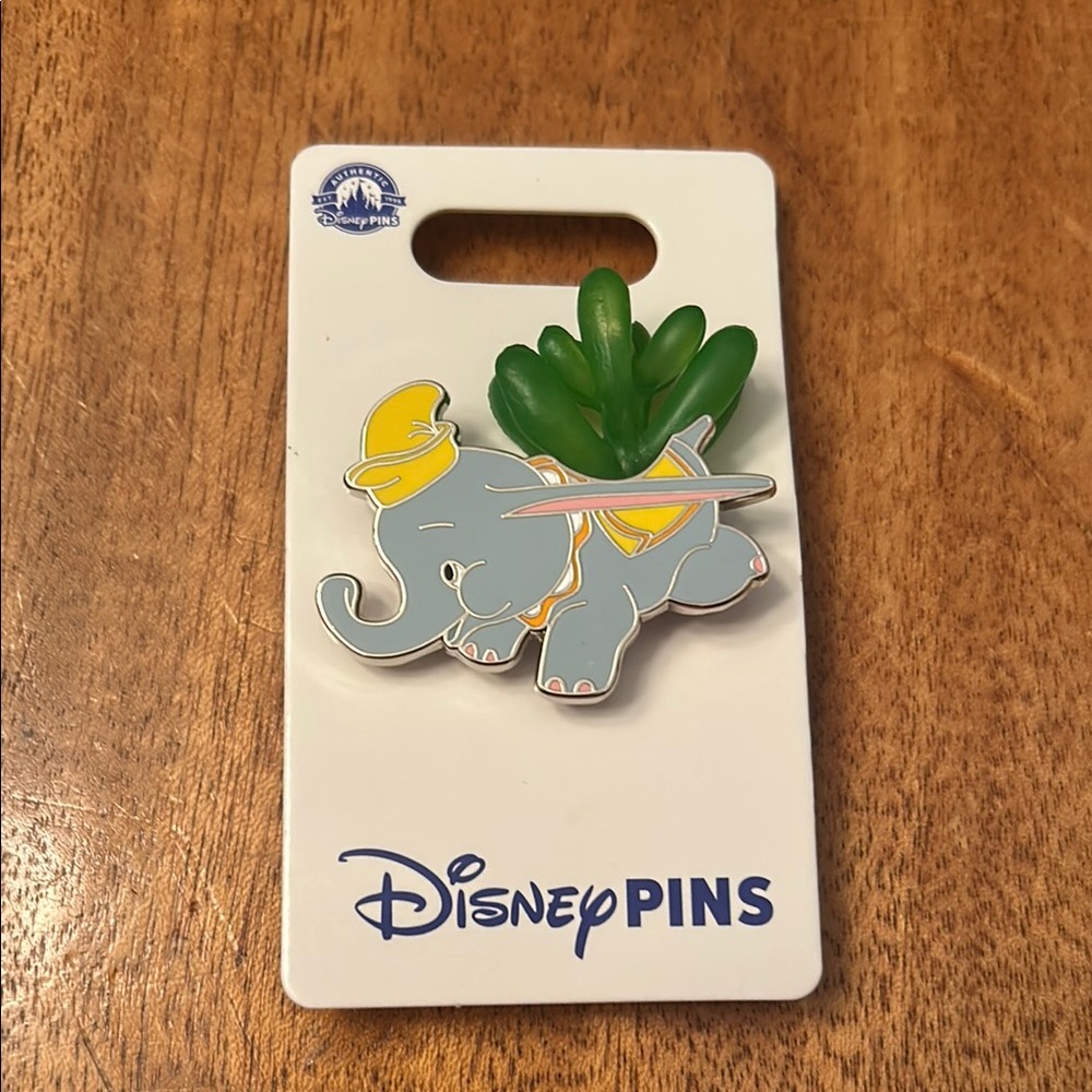 Authentic Disney Pin Dumbo The Flying Elephant Succulent Plant Pin New With Card